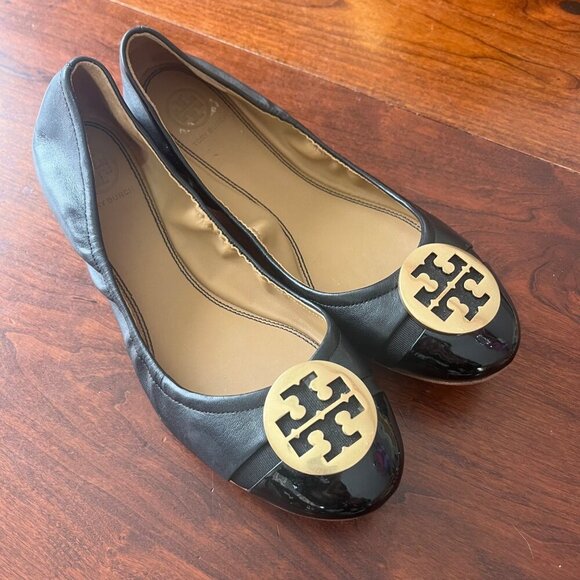 Tory Burch Minnie Cap Toe Ballet Flat-  Black Leather With Gold Logo‎ Medal- 8.5 - Picture 1 of 9